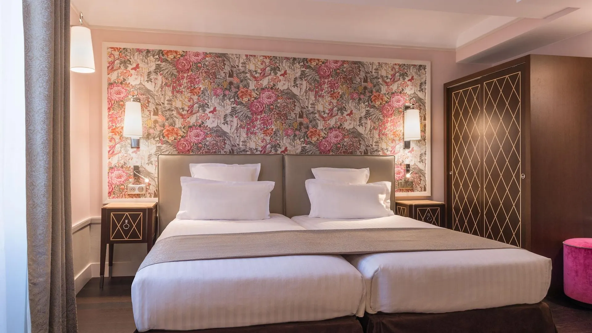 Crystal Hotel Paris