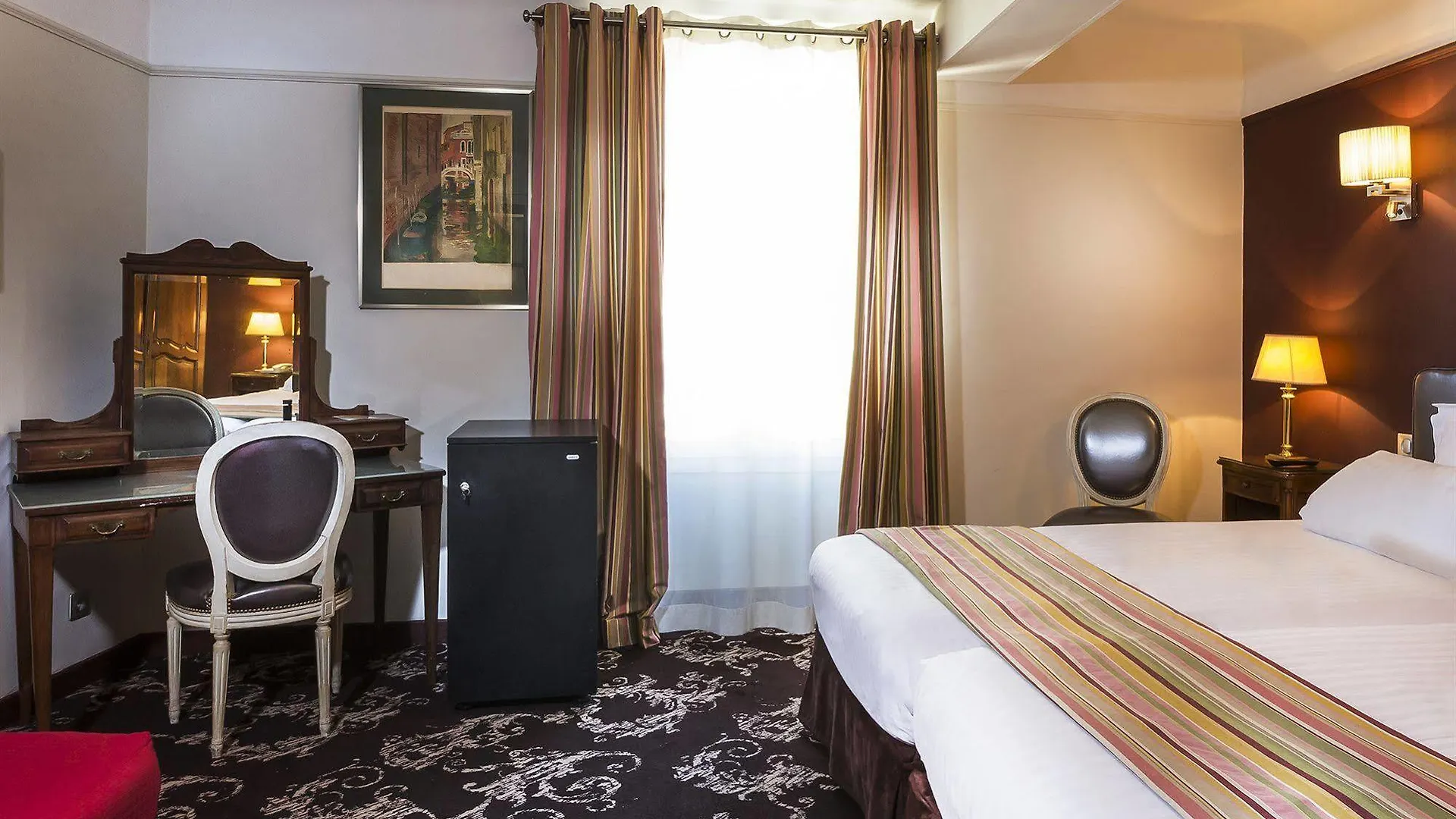 Crystal Hotel 3*